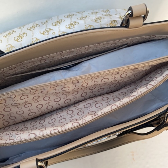 New GUESS SV805123 GARREN CARRYALL Brown Bag - Picture 5 of 7